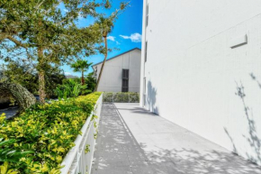 1255-101 Refreshing Bay Retreat